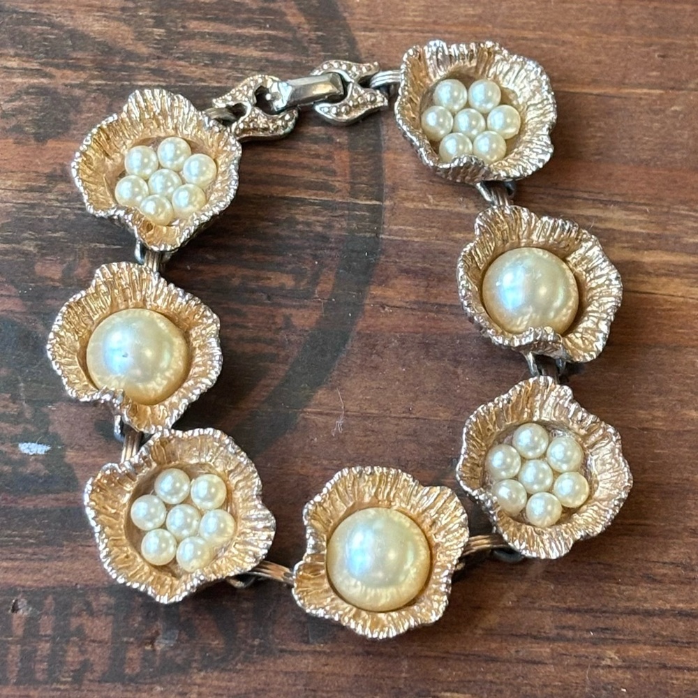 Vintage Pearl Cluster Panel Style Bracelet!